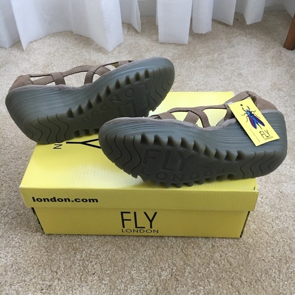 𝅺GENUINE Fly London sandals - Picture 7 of 8